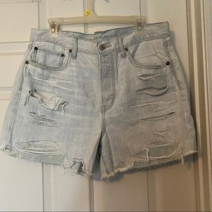 AEO light wash 90s boyfriend shorts